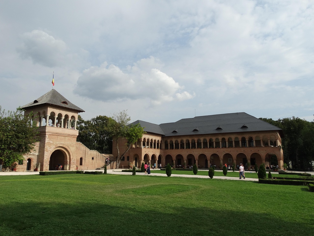 Free Palace Mogosoaia photo and picture