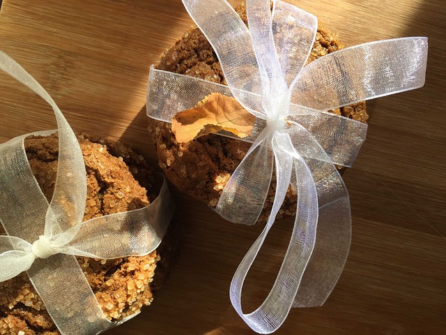 pastry, muffins, cupcakes, autumn, decorative, dessert, food, bakery, sweet, snack, delicious, baked, tasty, treat, homemade, cookies, baking, sweets, treats, ribbons, brown candy, brown dessert