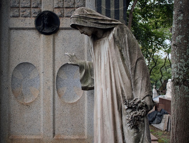 Free Cemetery Tomb Art photo and picture