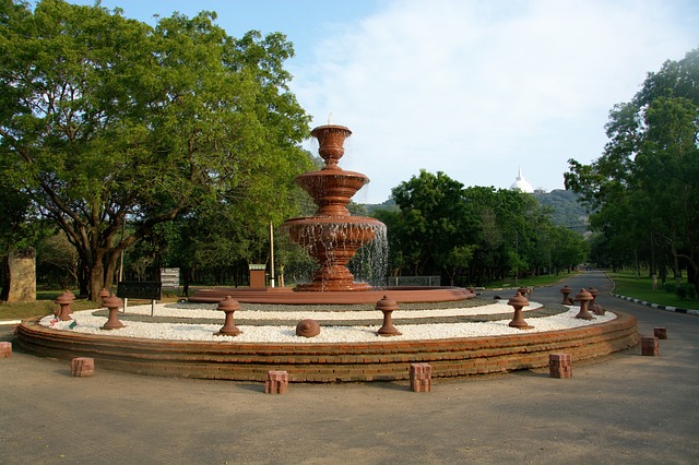 Free Fountain Crossroads photo and picture
