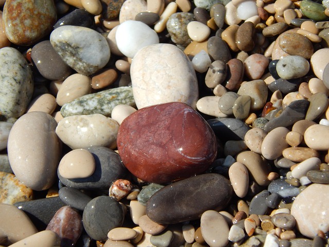 Sassi, Steine, Kiesstrand
