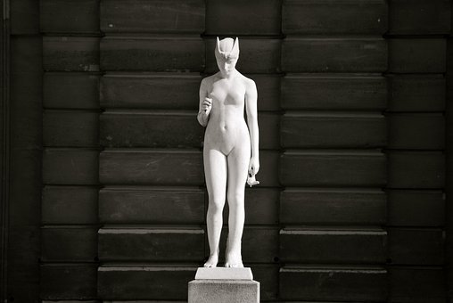 Free Statue Woman photo and picture