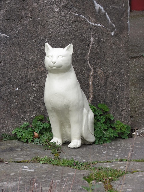 Free Cat Statue photo and picture