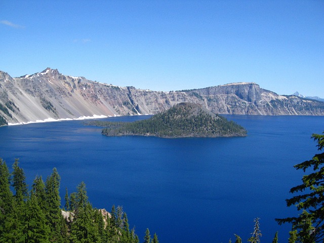 Free Crater Lake Oregon photo and picture