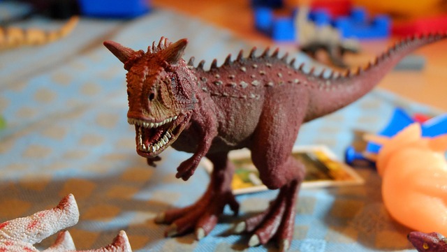 Free Carnotaur Dinosaur photo and picture