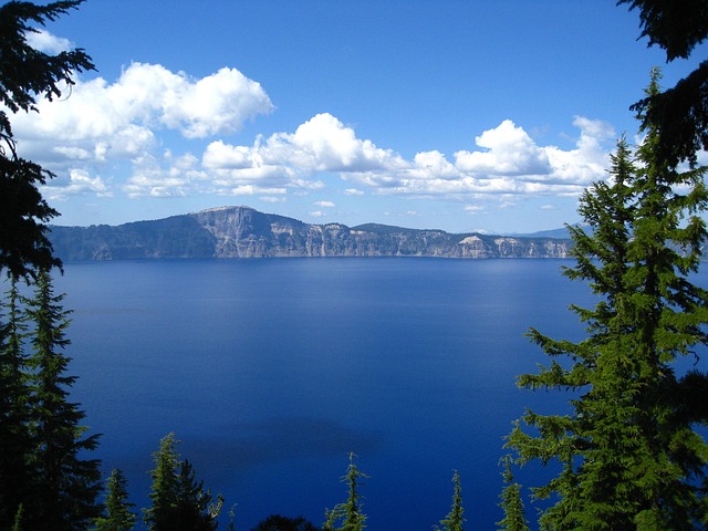 Free Crater Lake Cascade Mountains photo and picture