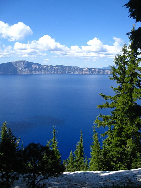 Free Crater Lake Cascade Mountains photo and picture