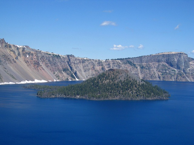 Free Wizard Island Crater Lake photo and picture