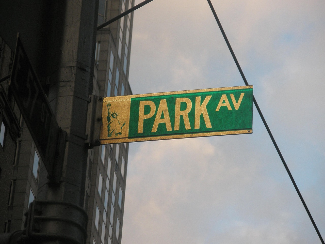 Park Avenue - free online jigsaw puzzle photo