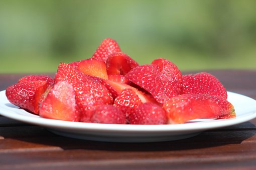 Free Strawberries Fruit photo and picture