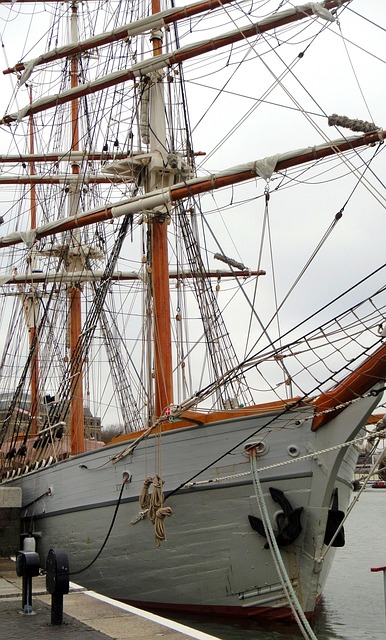 Free Boat Sail photo and picture