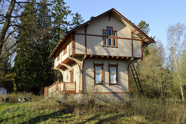 Free Forest Ranger House photo and picture