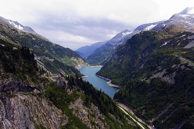 Free Mountain Travel photo and picture