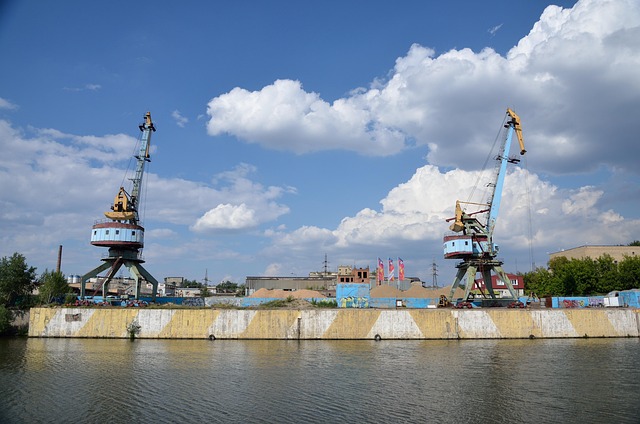 Free River Port Crane photo and picture