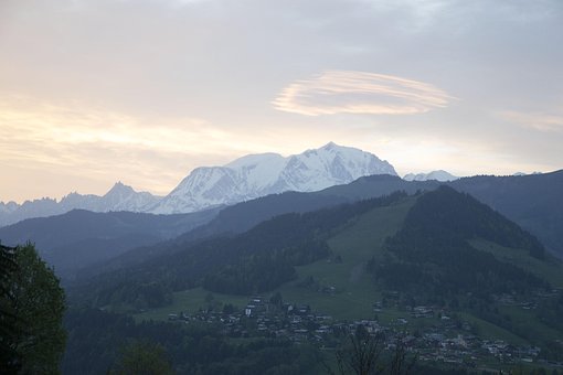 Free Sunrise Mountain photo and picture