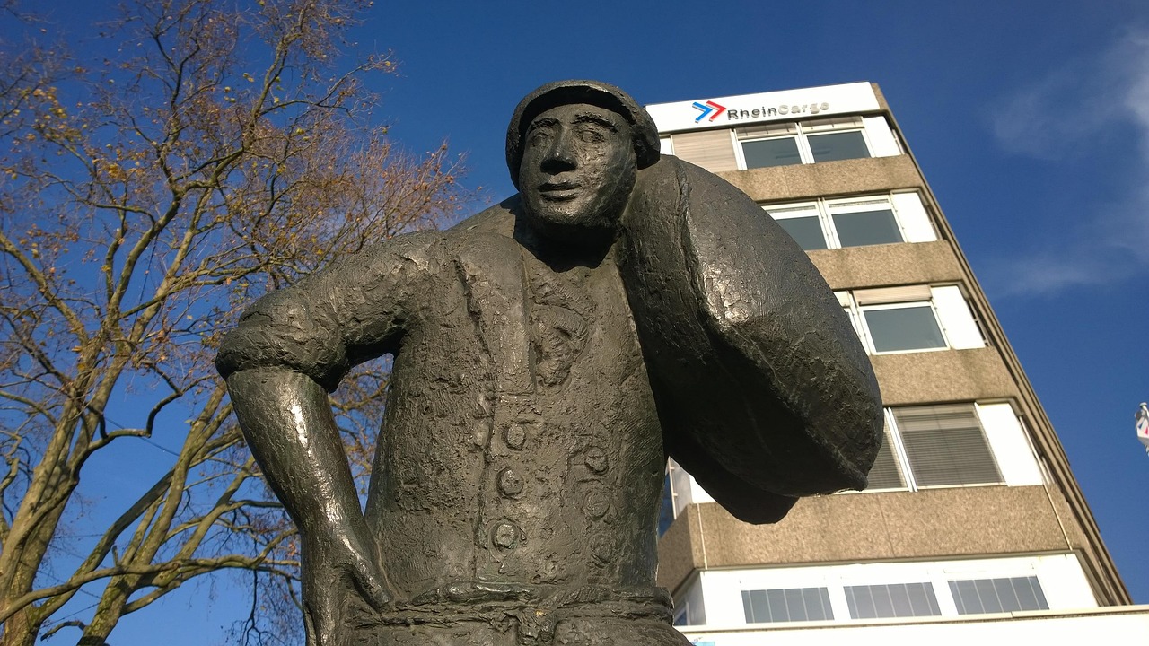 Free Workers Statue photo and picture