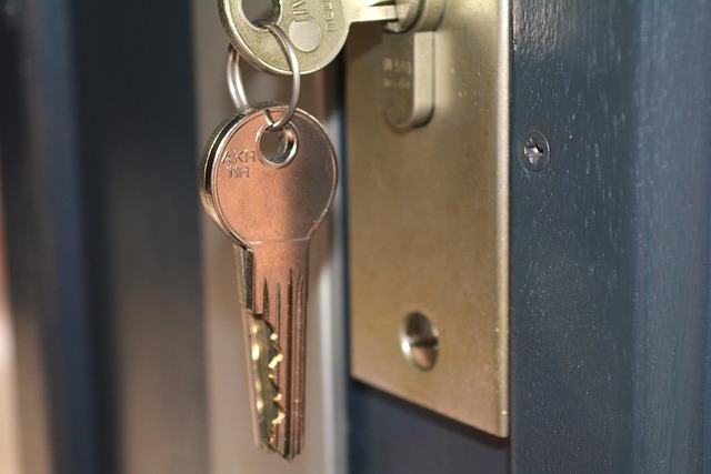 Free Key Moving Away photo and picture