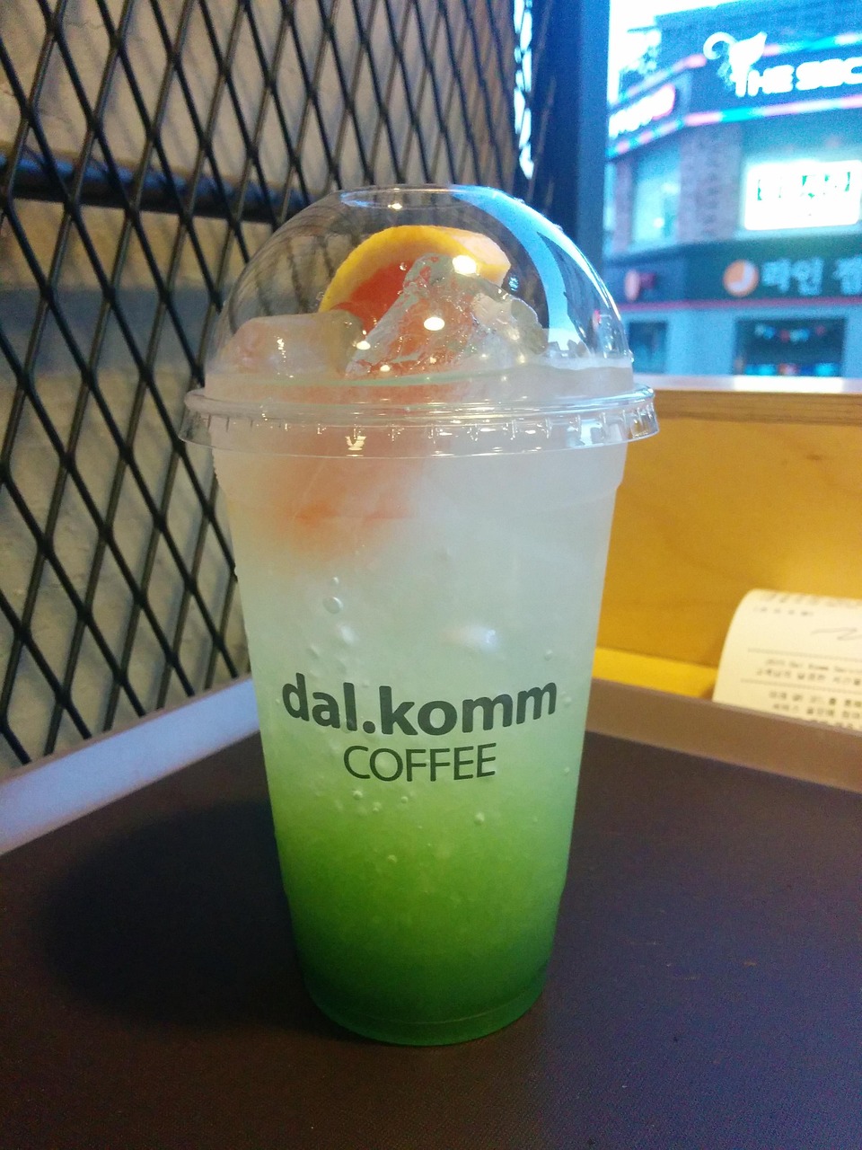 drinking-787536_1280.jpg