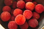 myrica rubra, red, fruit