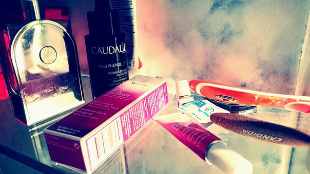 Free Cosmetics Bathroom photo and picture