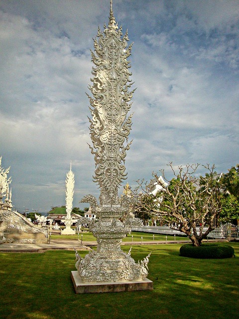 Free Wat Rong Khun Chiang Rai photo and picture