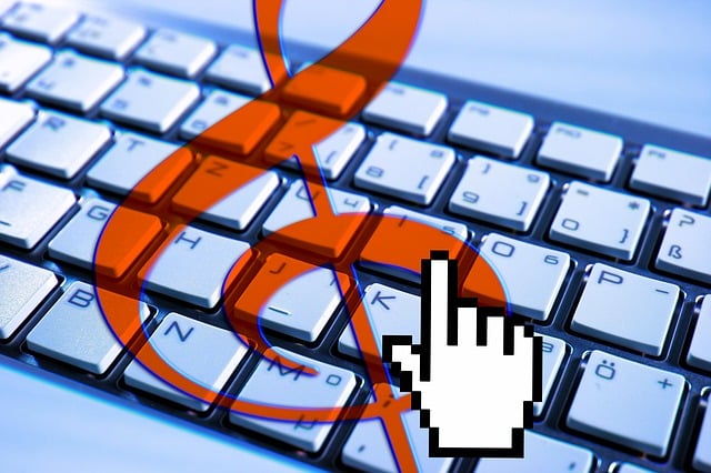 Free e-mail keyboard computer illustration
