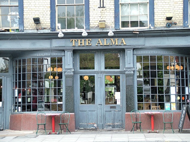 Free London Alma photo and picture