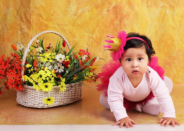 bebe, crawling, flowers, nature, baby, girl, flower wallpaper, kid, flower background, beautiful flowers, princese