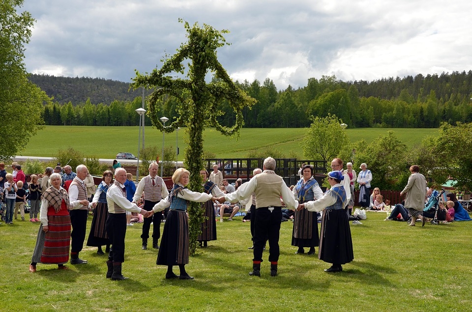 Gratis Foto Midsommar Midsommarst ng Folkdans Gratis Bild P 