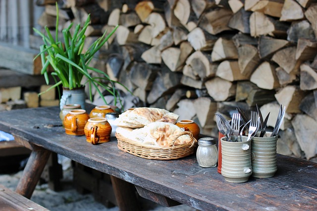 table-837977_640.jpg