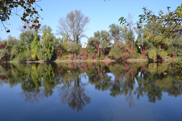 Free Lake Autumn photo and picture