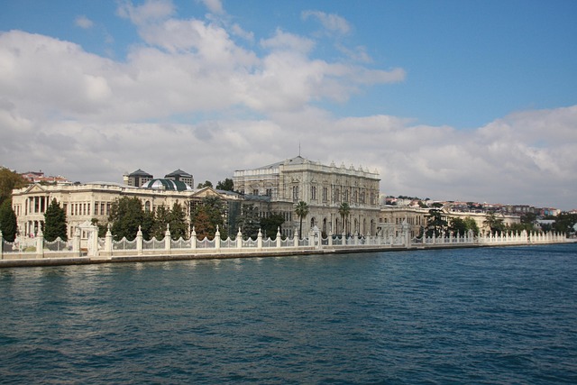 Free Dolmabahce Palace photo and picture