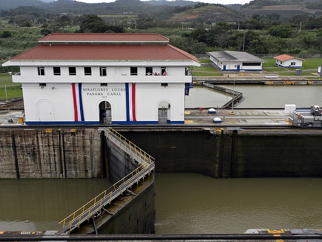 Free Miraflores Sluice photo and picture