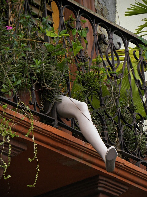 Free Balcony Leg photo and picture
