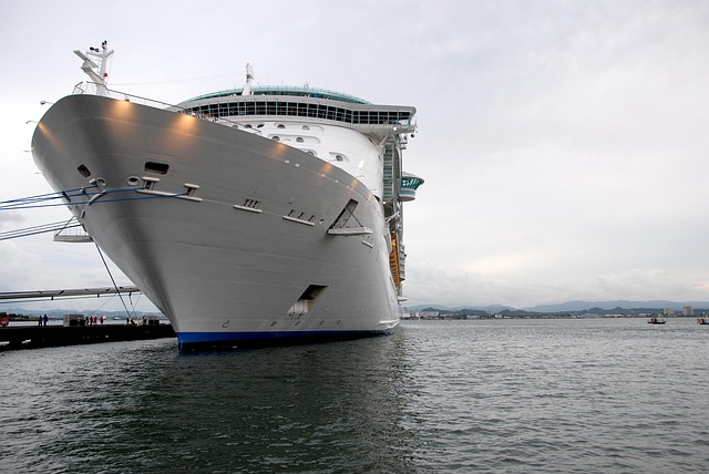 Free Cruise Ship Boat photo and picture