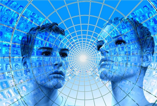 Sociale Media, Toezicht Houden Op