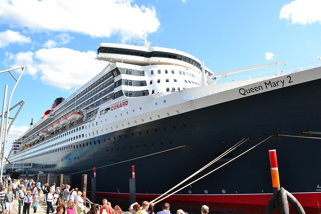 Free Queen Mary 2 Cruise photo and picture