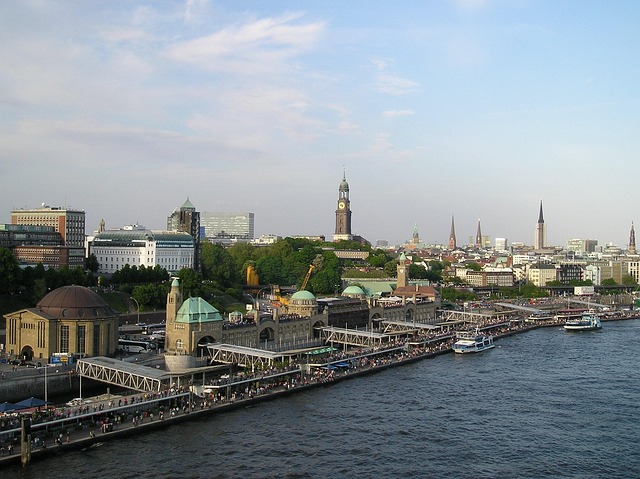 Free Hamburg Landungsbrücken photo and picture