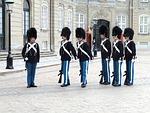guards, amalienborg, palace
