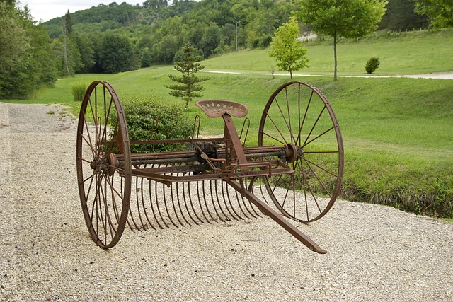 Râtelier à Foin Mural Brama-West - Pour 14 Kg De Fourrage - Avec Aération, Réduit Le Gaspillage - Pour Chevaux