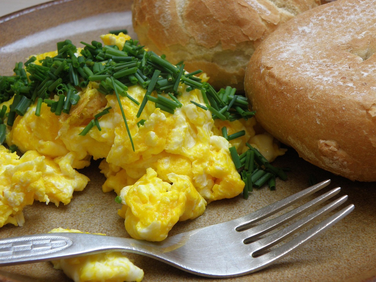 Receta de huevos revueltos - muy fácil de hacer y rico