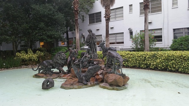 Statue, Wasser, Pflanzen, Religiös