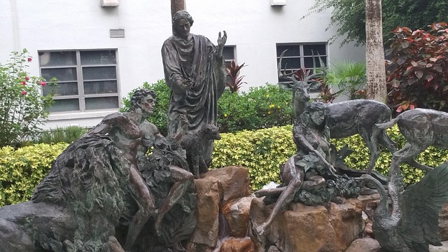 Statue, Wasser, Pflanzen, Religiös