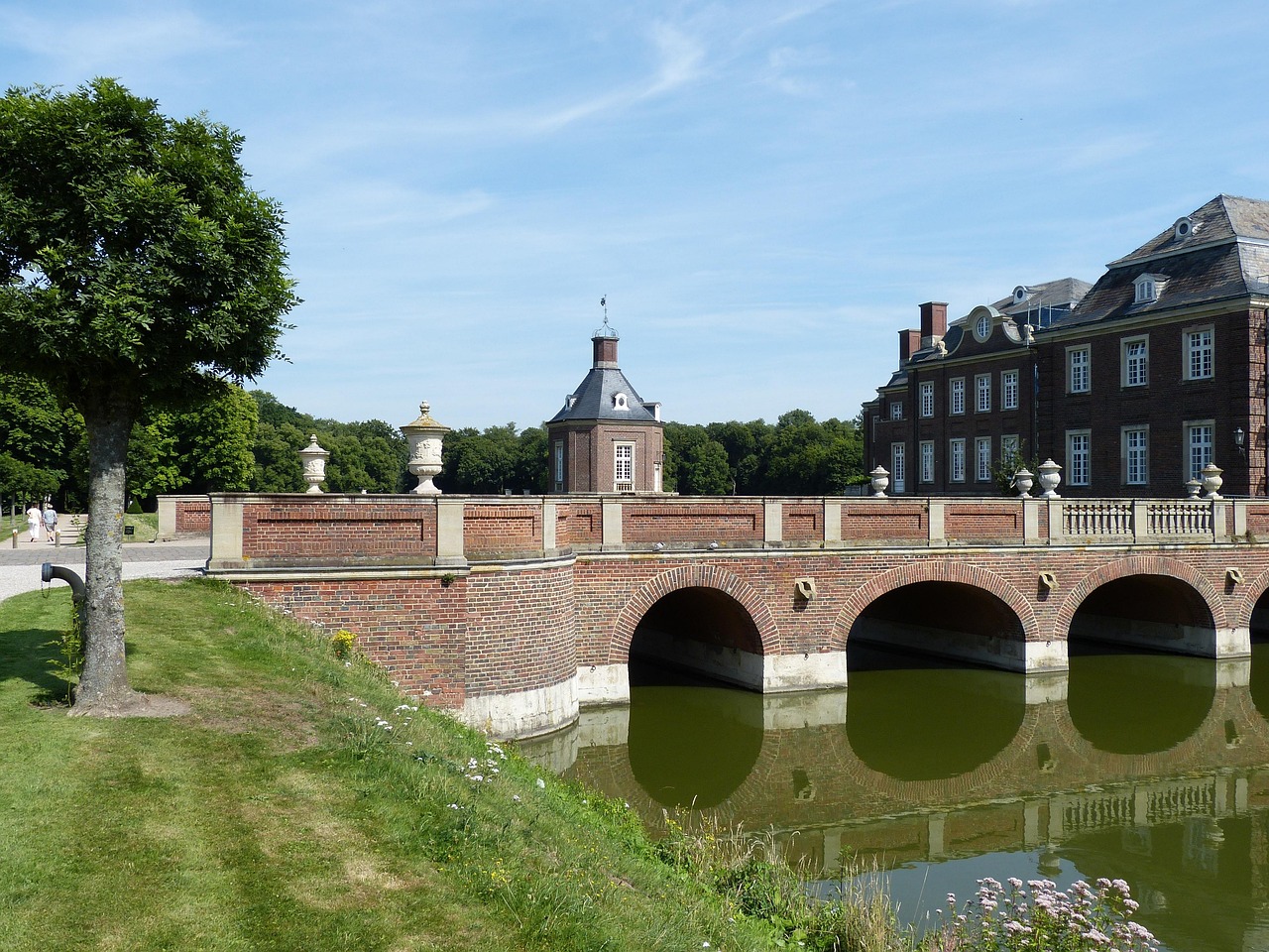 North Churches - free online jigsaw puzzle photo