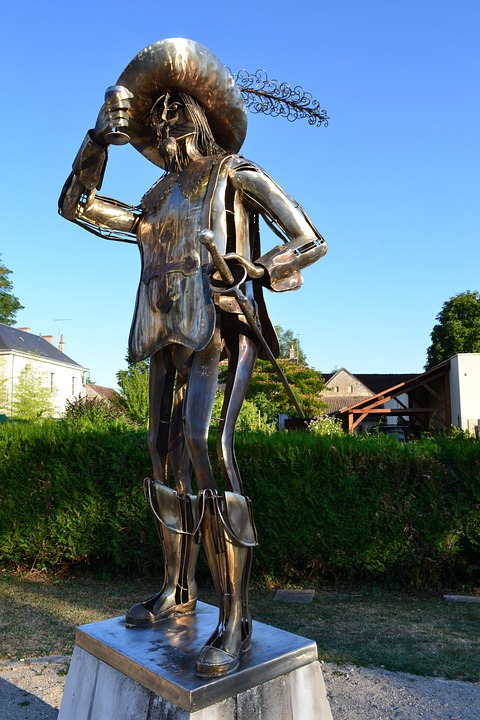 Porthos Musketeer Statue - Free photo on Pixabay