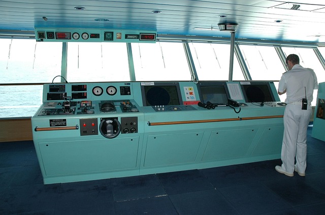 Free Ship Command Deck photo and picture