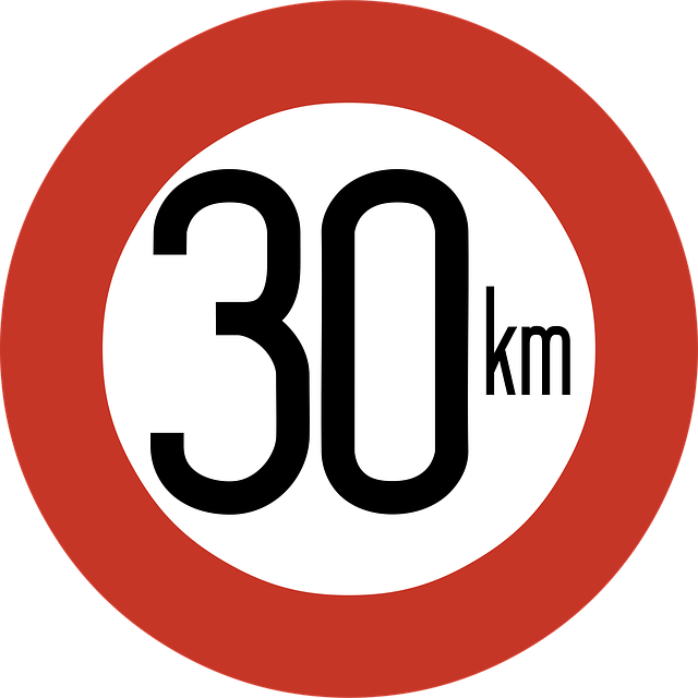 Free speed limit sign 30 km vector
