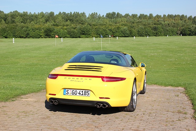 Free Porsche 911 Targa 4 Sports Car photo and picture