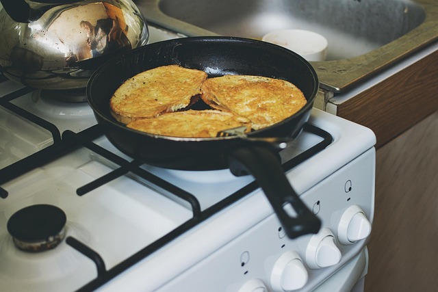 french toast, breakfast, bread, egg, pan, stove, preparation, roasting, meal, food, eating, nutrition, slice, tasty, kitchen, homemade, snack, fried, delicious, french toast, french toast, french toast, french toast, french toast