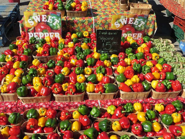 Free Paprika Market photo and picture